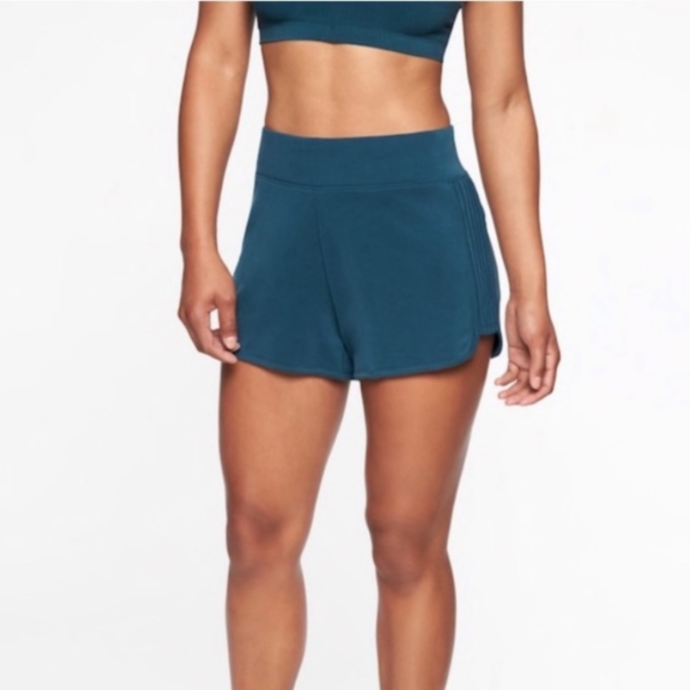 Athleta Serenity Shorts